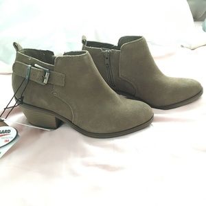 Another pair of really cute booties!!